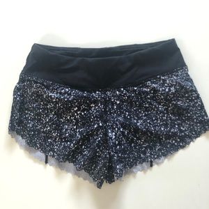 Speckled Frill Short- No Zipper